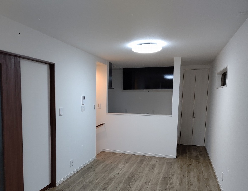 【茨木市】E様/クロス貼替・扉外しイメージ